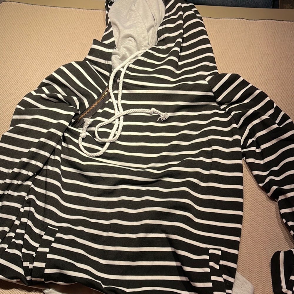Hooded navy sweatshirt